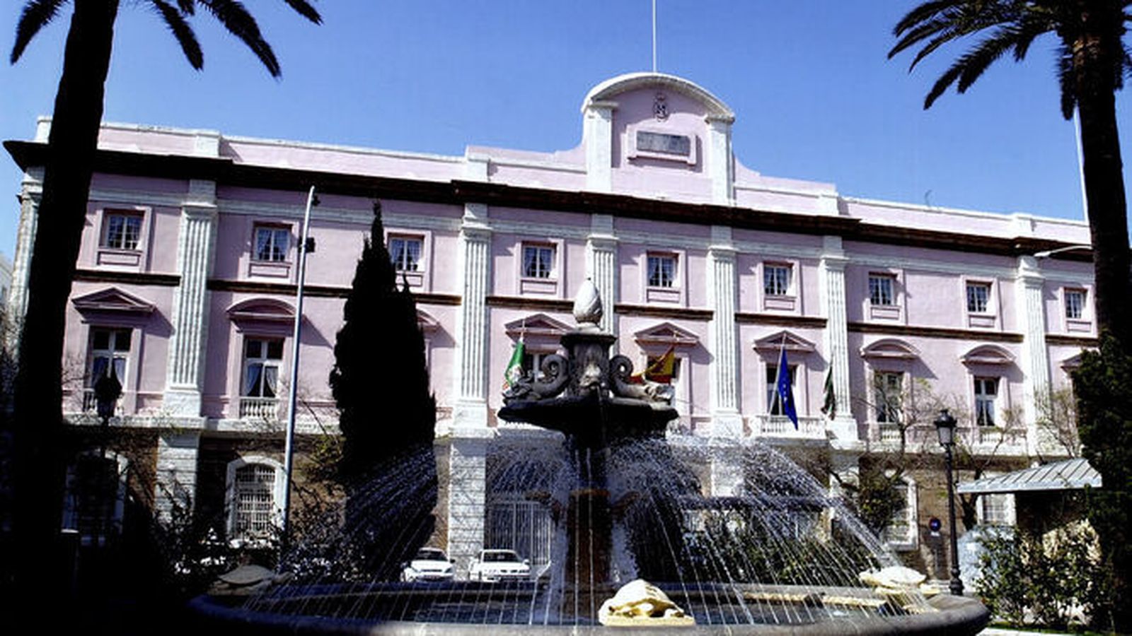 Fachada de la Diputación de Cádiz.