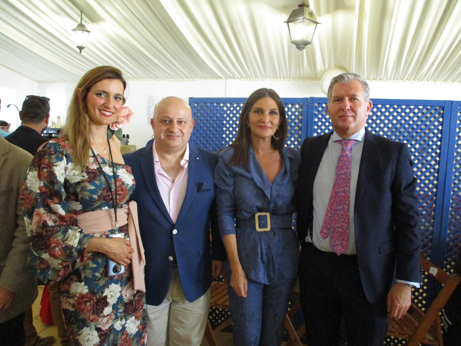 María Teresa Macías, junto a Marco Antonio Velo, y Alberto Villagrán, de la consultora Alberto Villagrán, y Rocío Cano.