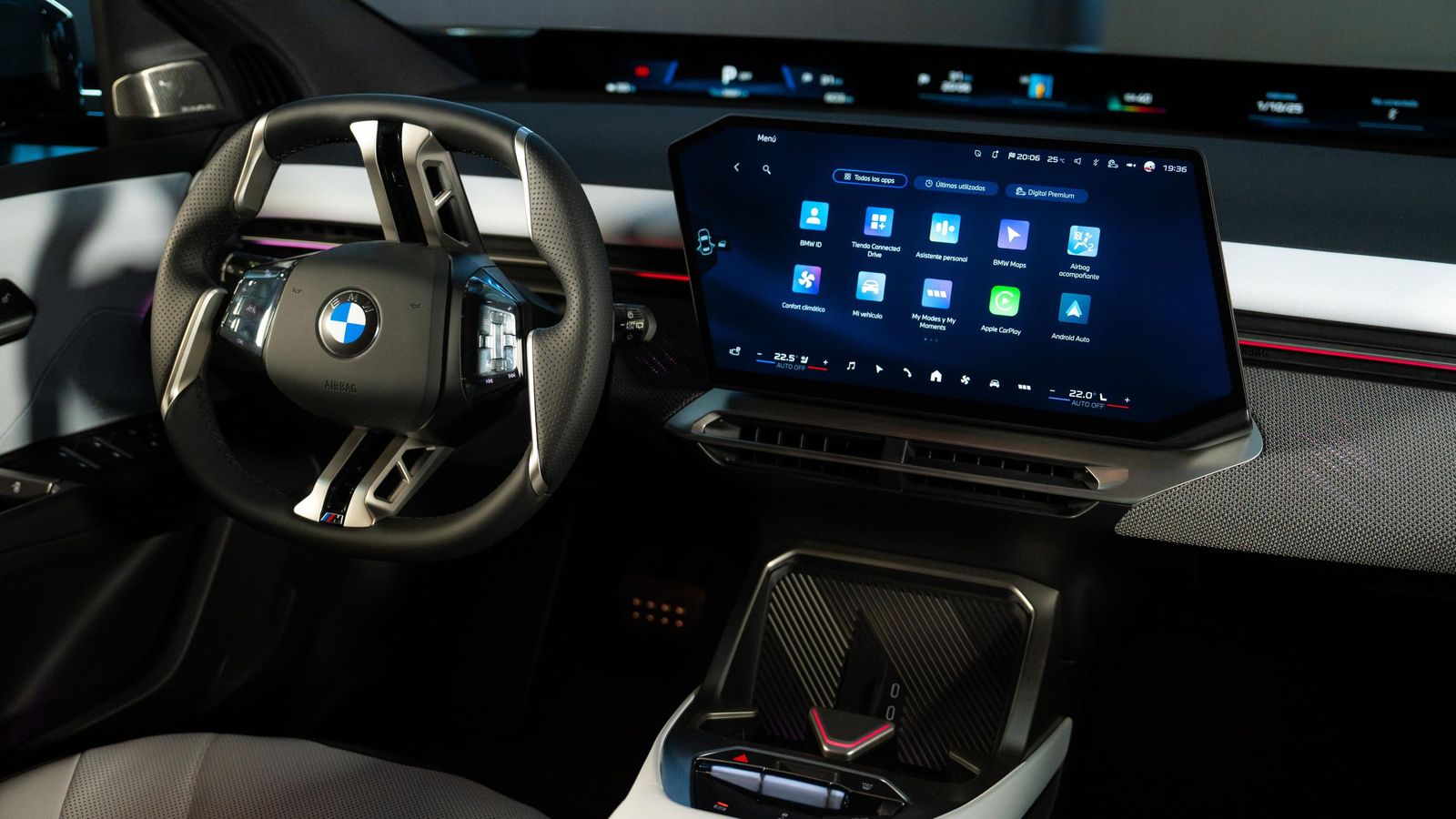 El nuevo iX3 50 xDrive estrena una nueva forma de trasladar la información al conductor con el Panoramic iDrive.