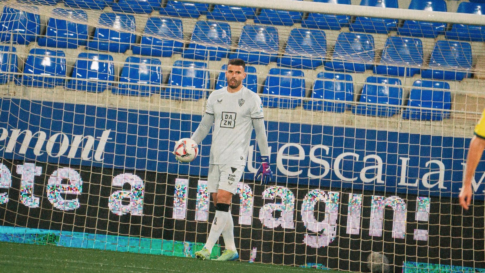Maximiano estuvo desafortunado en el despeje que originó el 1-0