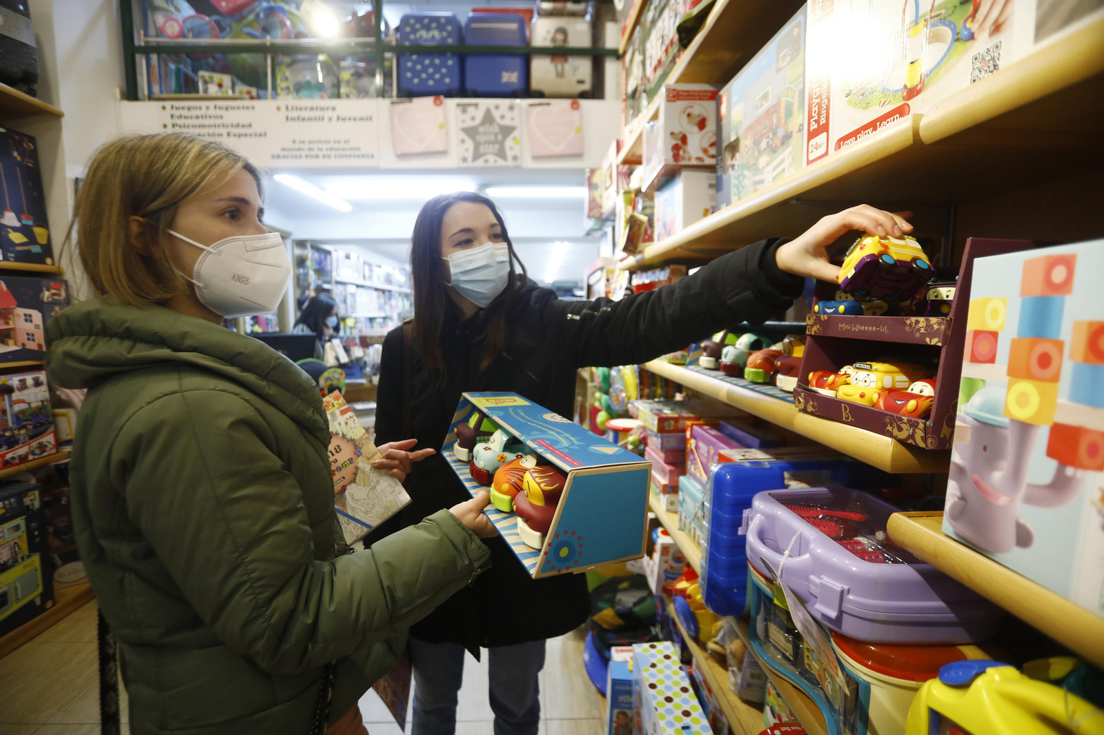 Las compras de juguetes en Córdoba, en fotografías