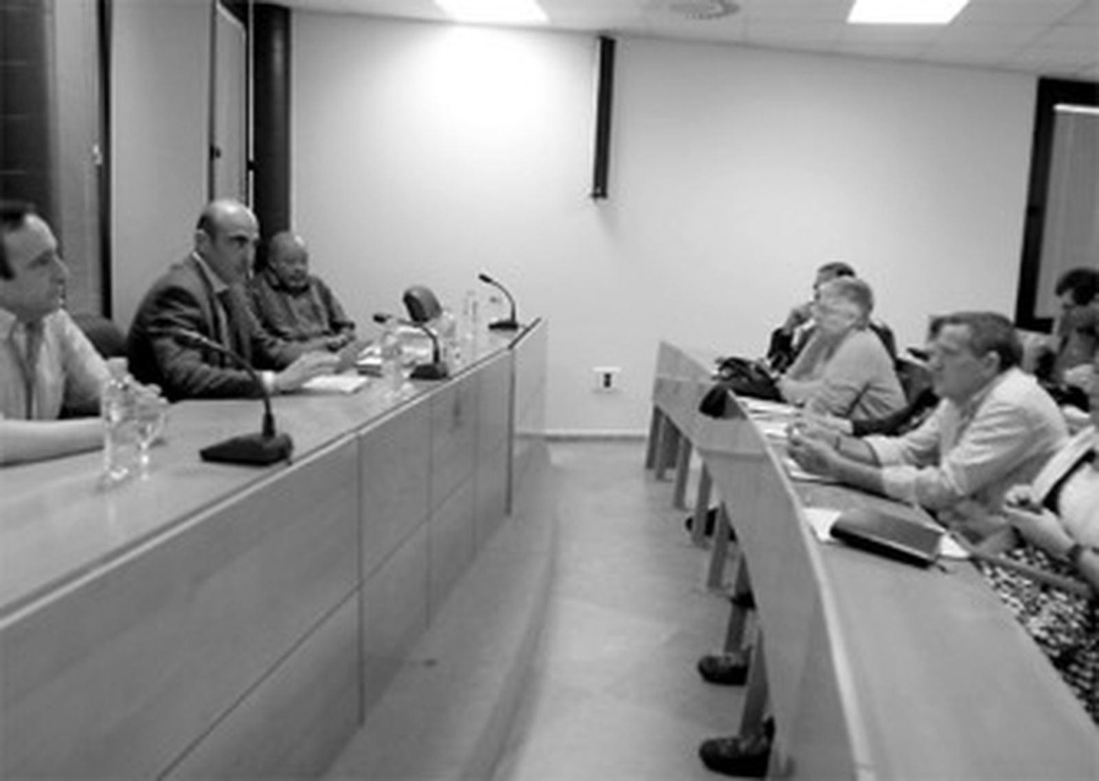 Un momento de la reunión celebrada ayer en la FOE.