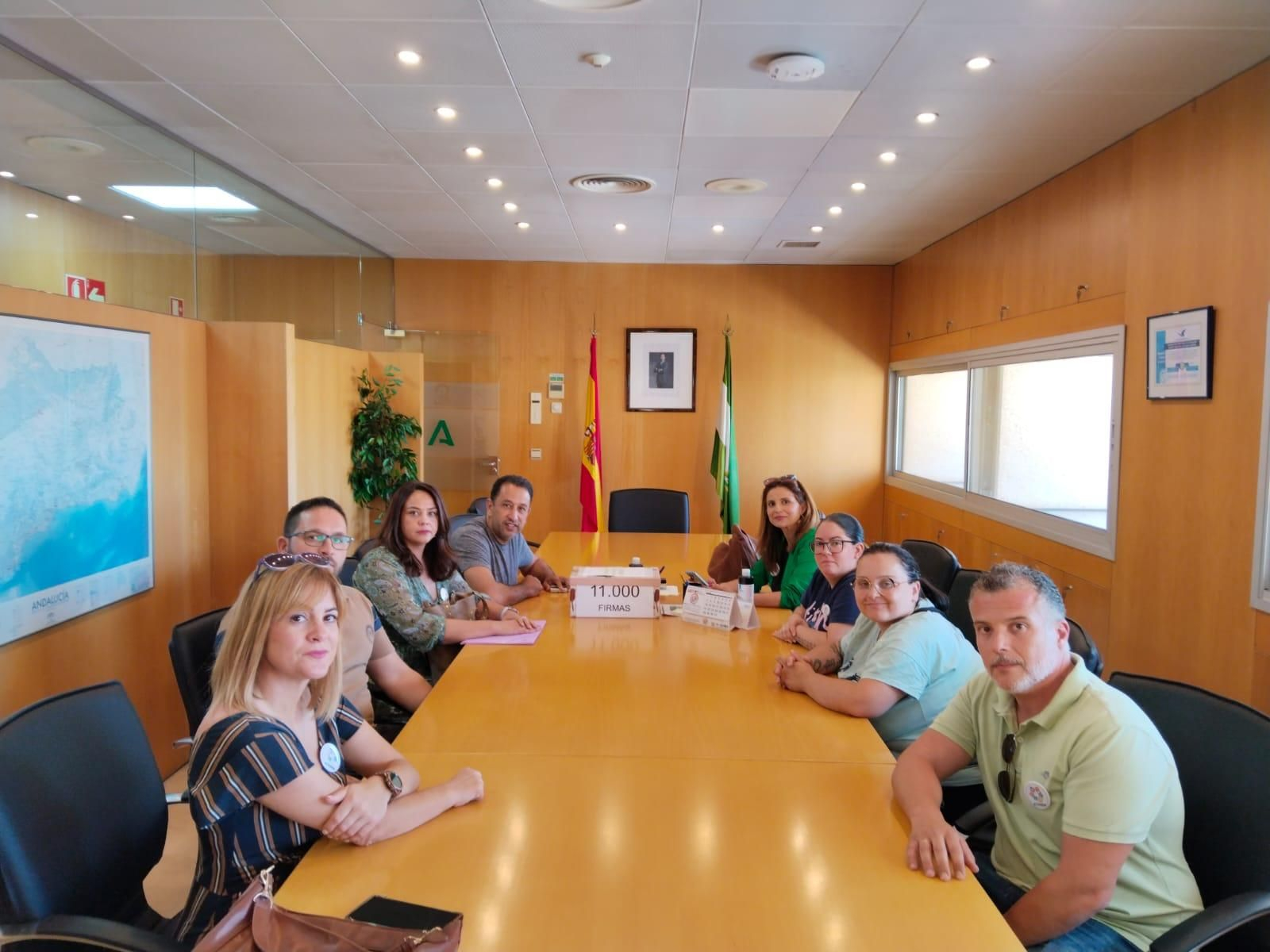 Reunión de representantes de la plataforma con el delegado territorial de Salud y Consumo de la Junta de Andalucía en Almería