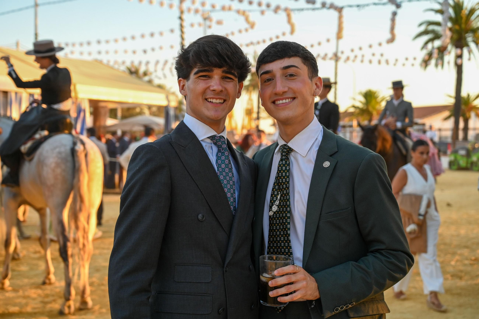 Imágenes del ambiente nocturno del 11 de octubre en la Feria del Caballo 2025