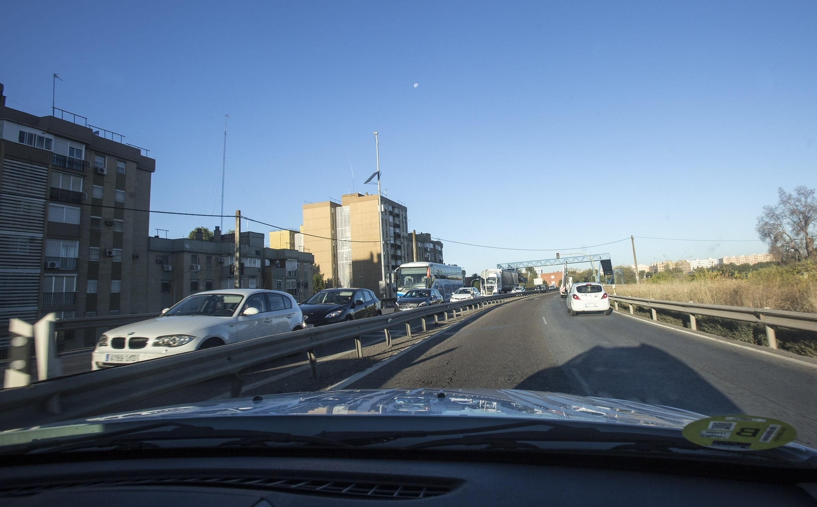Tramo junto a Pino Montano de la Ronda Supernorte donde va una de las barreras antirruido. / VÍCTOR RODRÍGUEZ