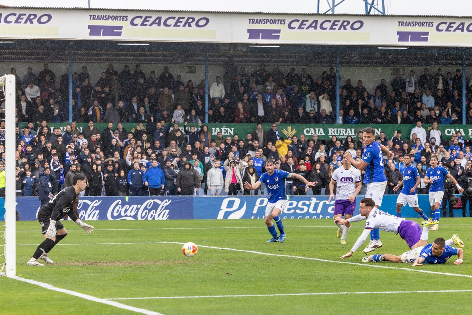 Las mejores imágenes del empate en el derbi entre Linares Deportivo y Real Jaén
