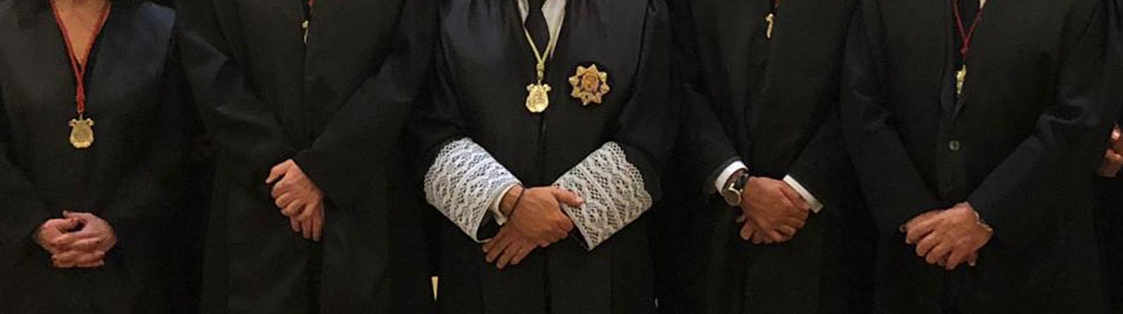 Abogados con sus togas.