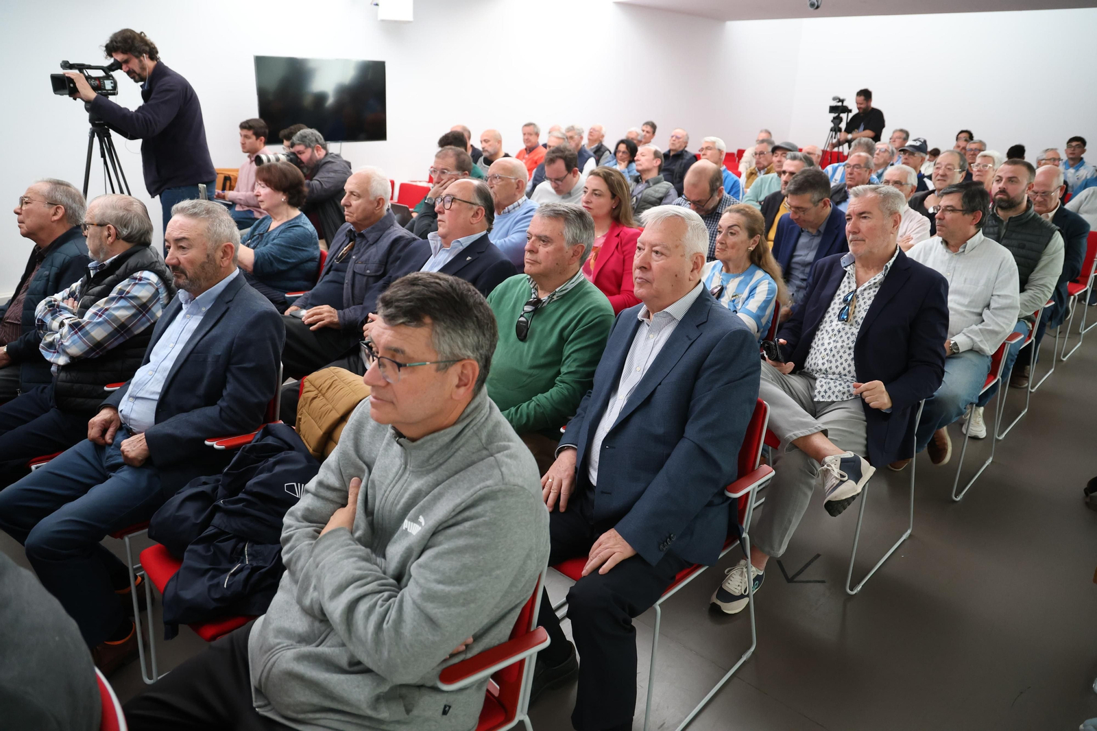Las fotos de la gran reunión del 120 aniversario del fútbol en Málaga Las fotos de la gran reunión del 120 aniversario del fútbol en Málaga