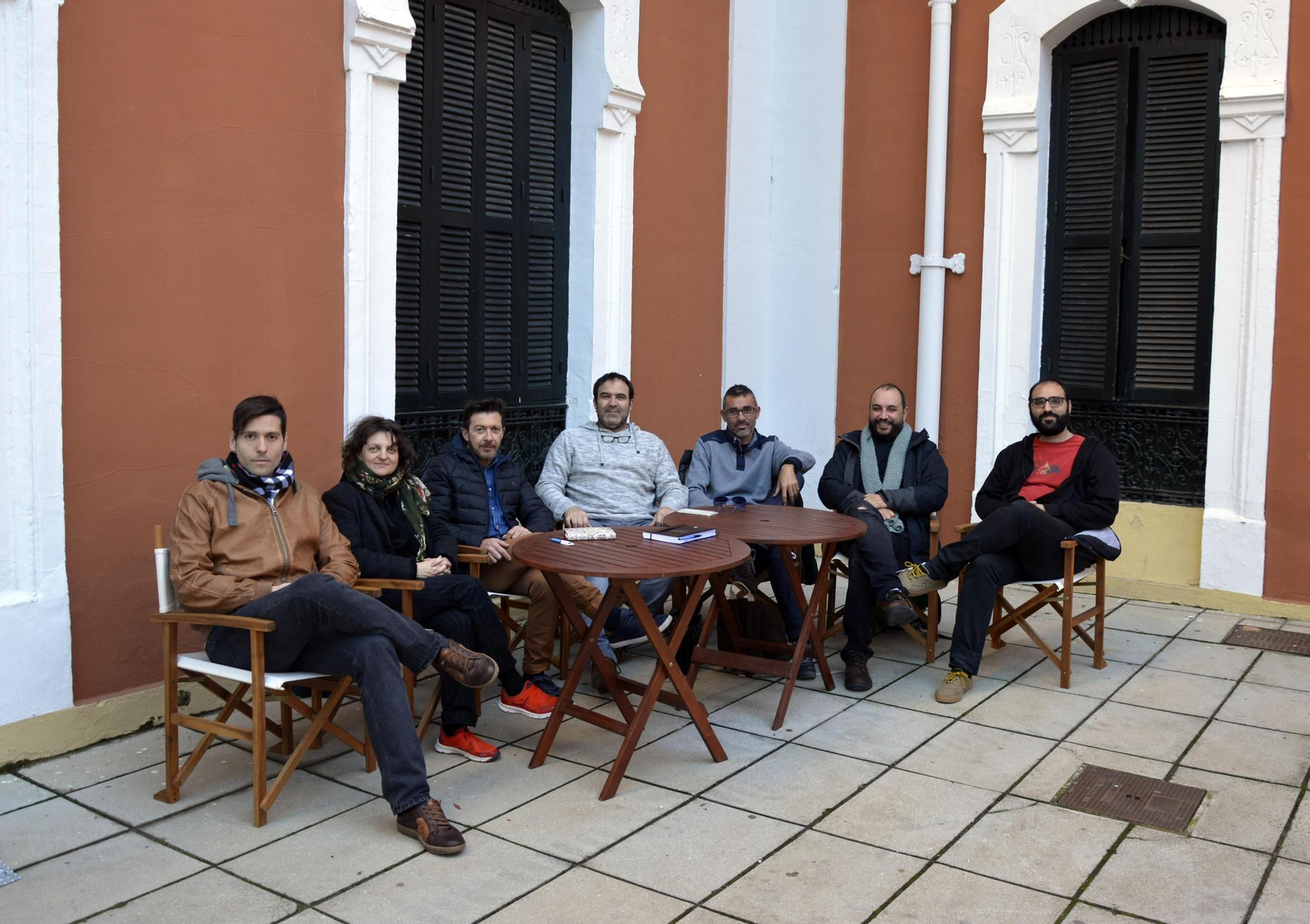Los siete responsables de las cinco firmas editoriales independientes, asociadas ahora en Ediwelva. Los siete responsables de las cinco firmas editoriales independientes, asociadas ahora en Ediwelva.