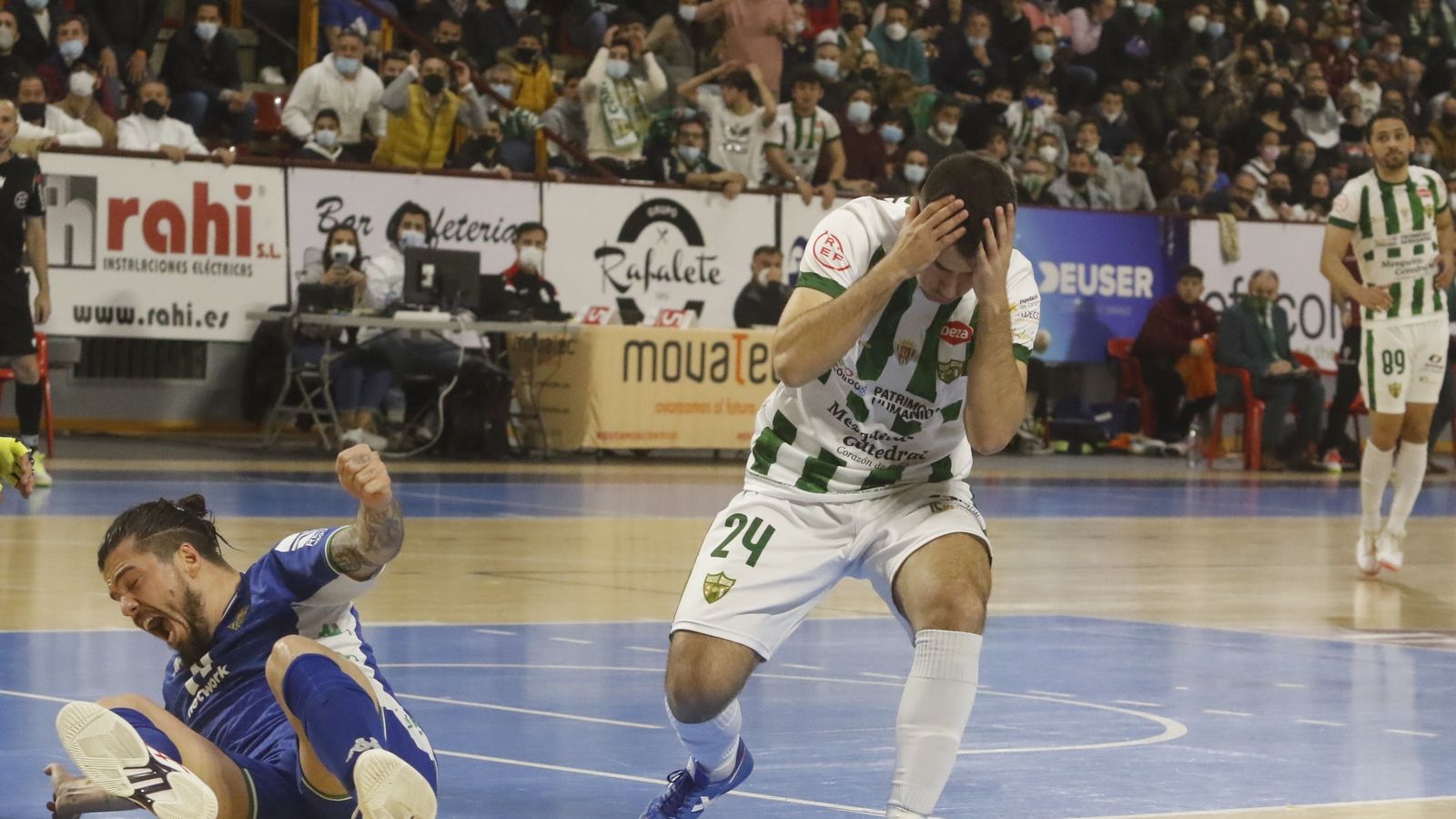 Ismael se lamenta de una ocasión fallada ante el Betis.