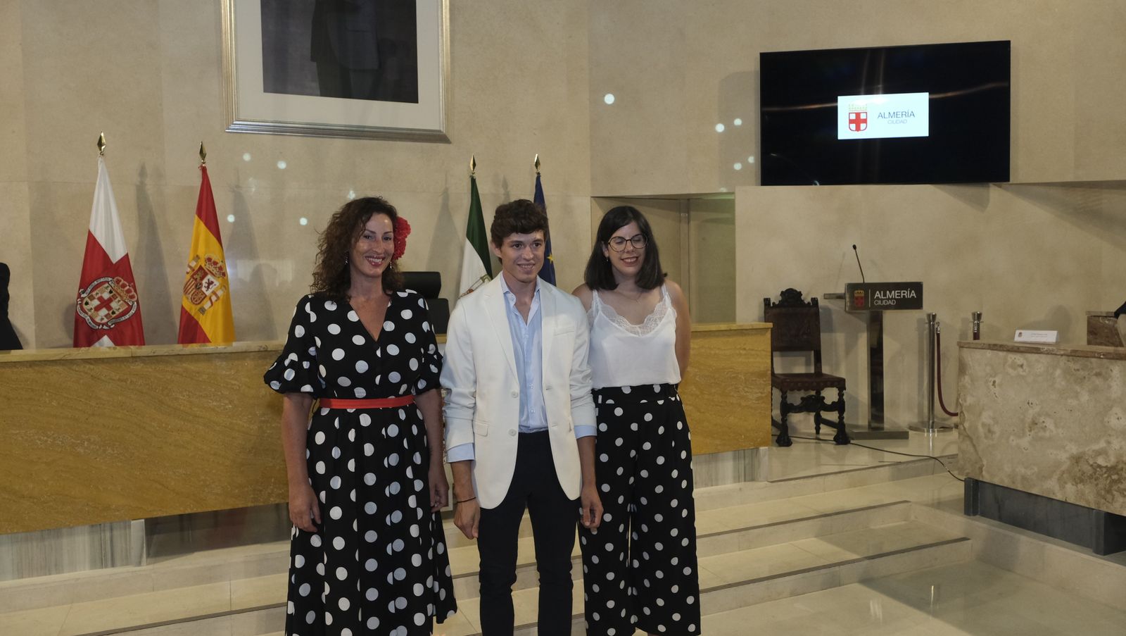 Imágenes de la entrega del Capote de Paseo a Jorge Martínez