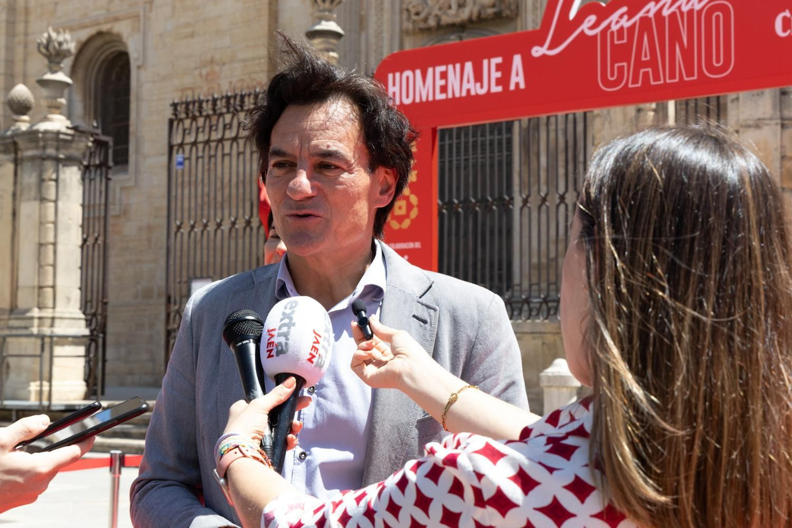 Imágenes del homenaje, a los pies de la Catedral de Leandro Cano.
