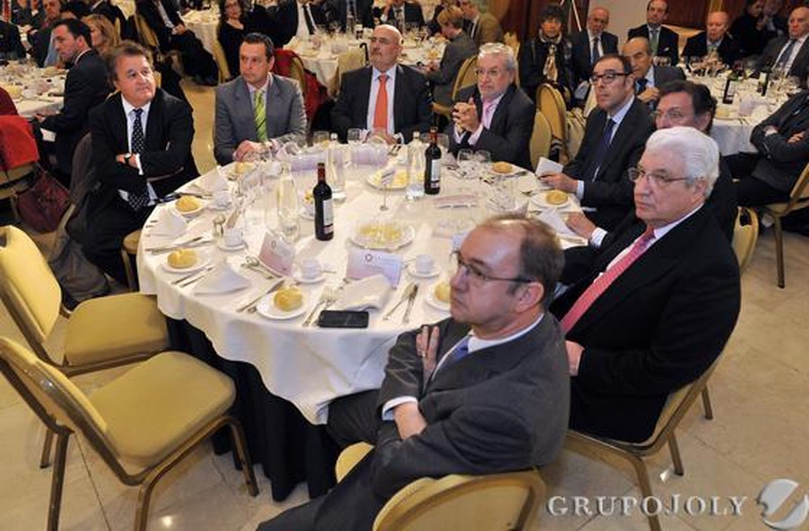 Miguel Ángel Martín, Alejandro Gámez, Manuel Jiménez, Juan Sergio, Francisco Fernández, Joaquín Cabezas, Joaquín Ibáñez y Miguel Orbis.

Foto: Juan Carlos Vázquez / Belén Vargas/ Manuel Gómez