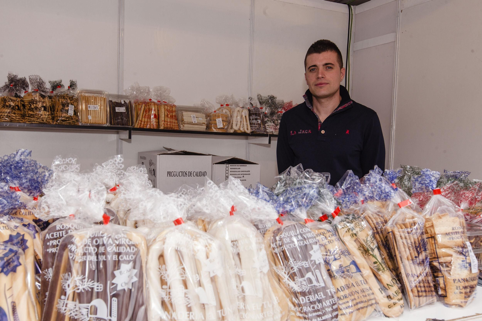 1. Panadería El Túnel de Alhama de Almería. 2. NDH Ecológicos. 3. Natural Crunch llega desder Benahadux. 4. Conservas La Gergaleña. 5. Panadería Javi y Raúl, calidad y buen sabor. 6. Dulces La Abuela María dispone de tortas de chicharrones, roscos de anís, galletas y mucho más. 7. Lorrusso Food. 8. Chocolatería La Virgitana disponen de distintos tipos. 9. Conservas La Receta es uno de los puestos que más interés despierta.