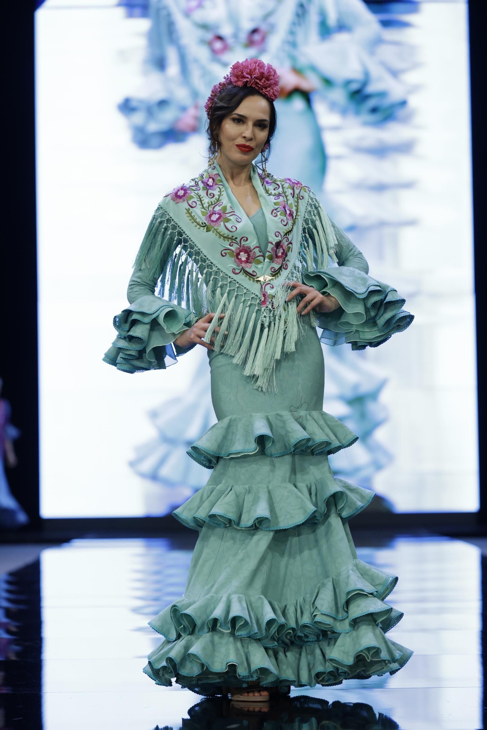 Desfile de Hermanas Serrano en SIMOF 2025, todas las fotos