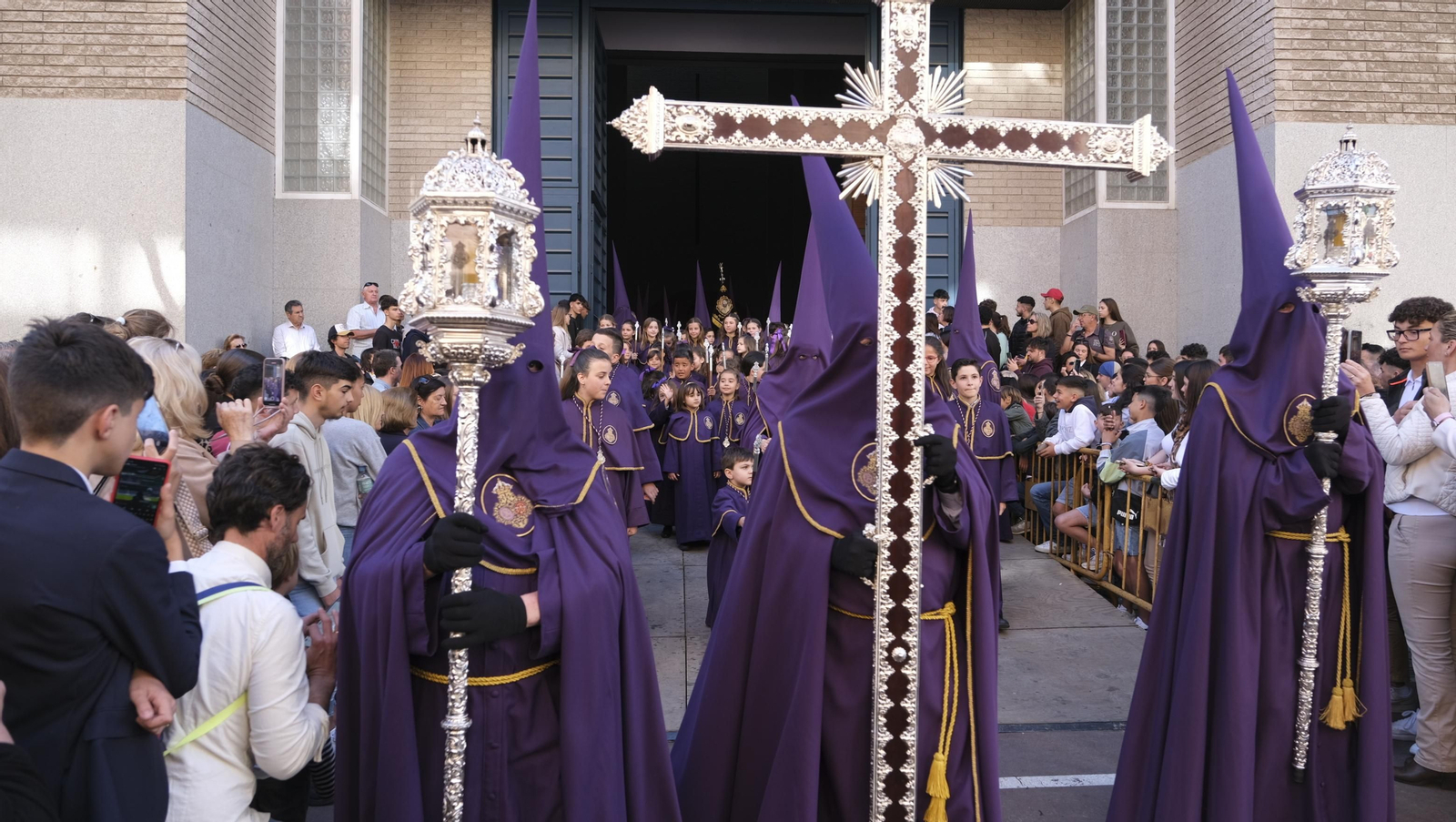 La procesión de Pasión en Almería, en imágenes