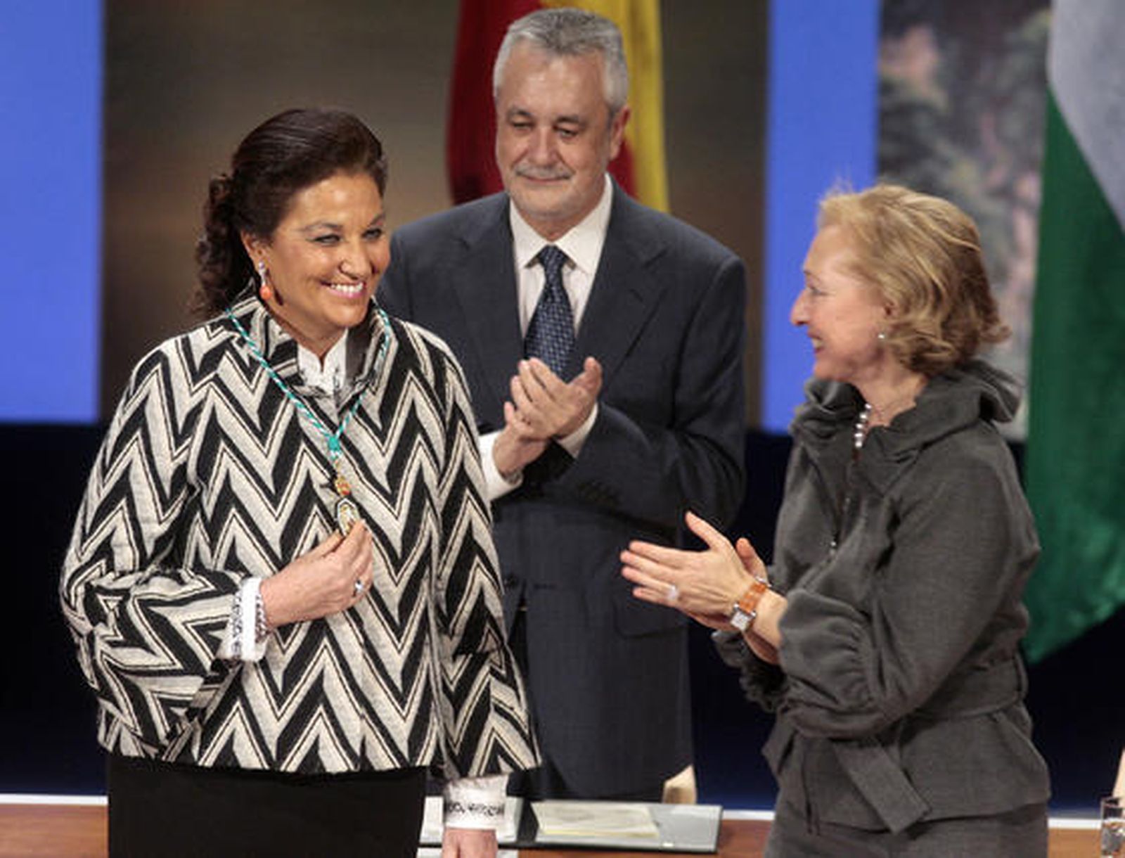 La directora del colegio público de Sevilla Aben Basso, Mercedes Sanromá. / Juan Carlos Muñoz · Juan Carlos Vázquez