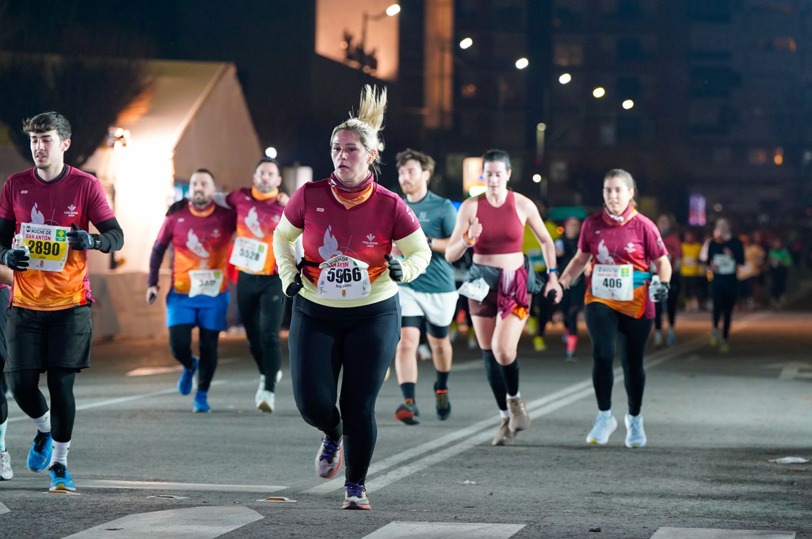 En imágenes: búscate en tu llegada a meta de la Carrera de San Antón 2026 (1)