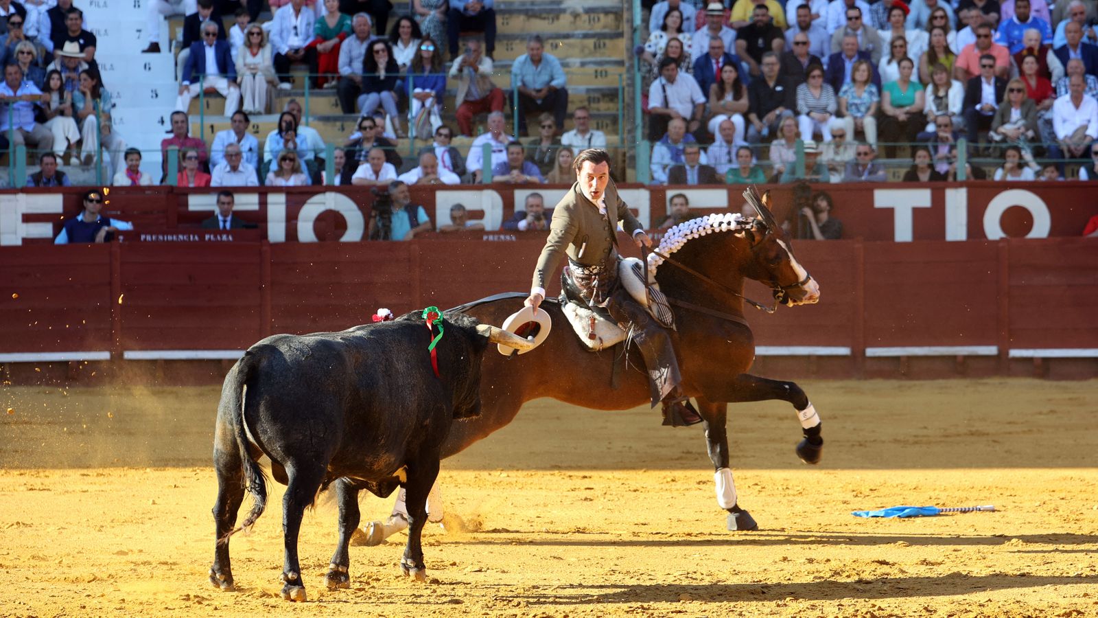 Andy Cartagena, Diego Ventura y Lea Vicens en la corrida de rejones de la Feria de Jerez 2024