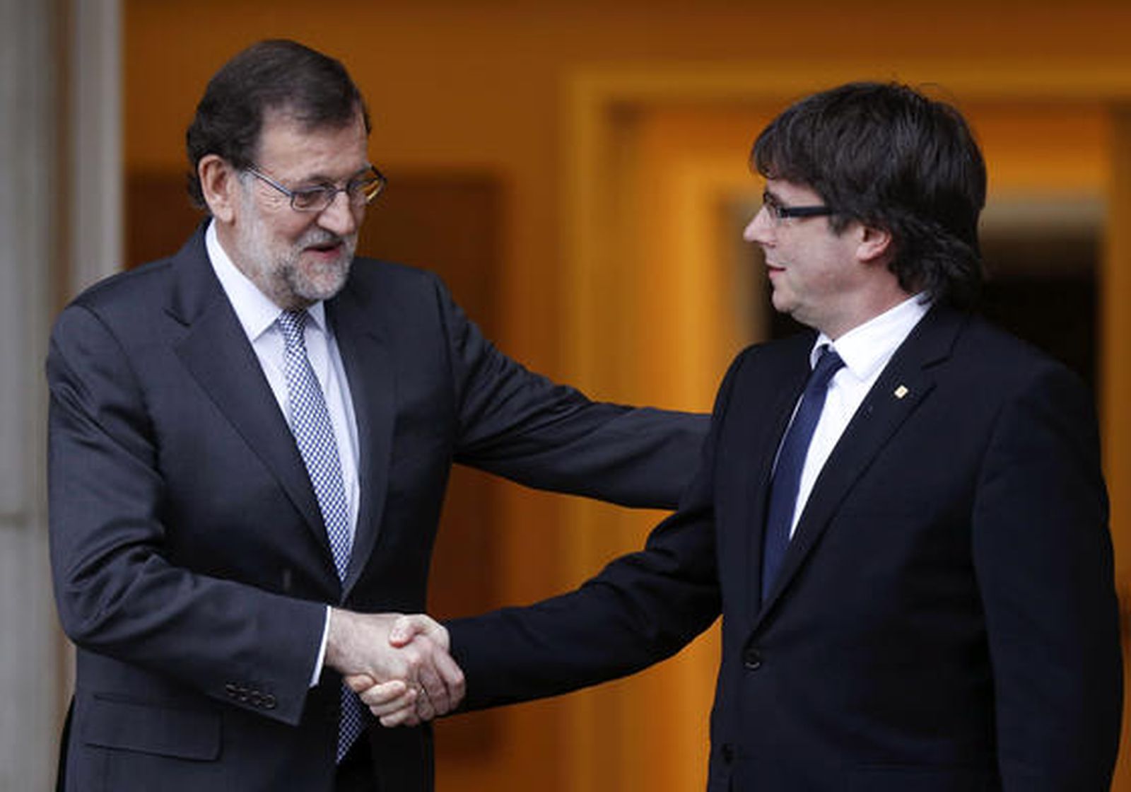 Rajoy advierte a Puigdemont: "Sin ley no hay democracia"