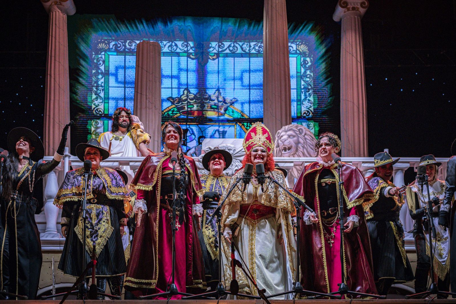 Las imágenes del pregón y la boda de Manu Sánchez en el Carnaval de Cádiz 2026