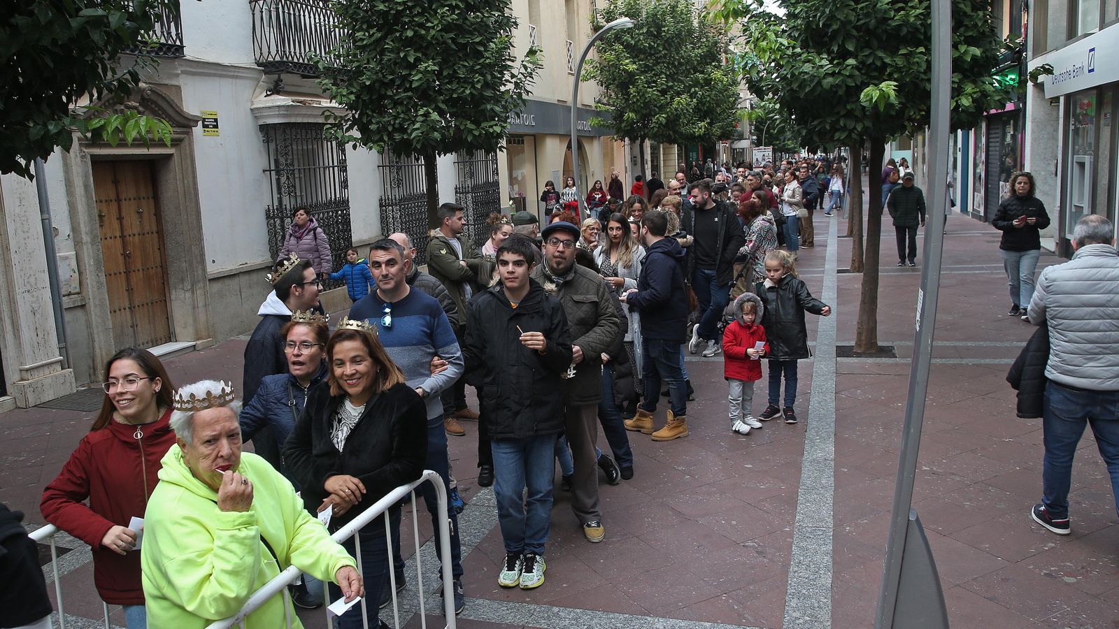 Fotos del II Roscón de Reyes gigante en Algeciras