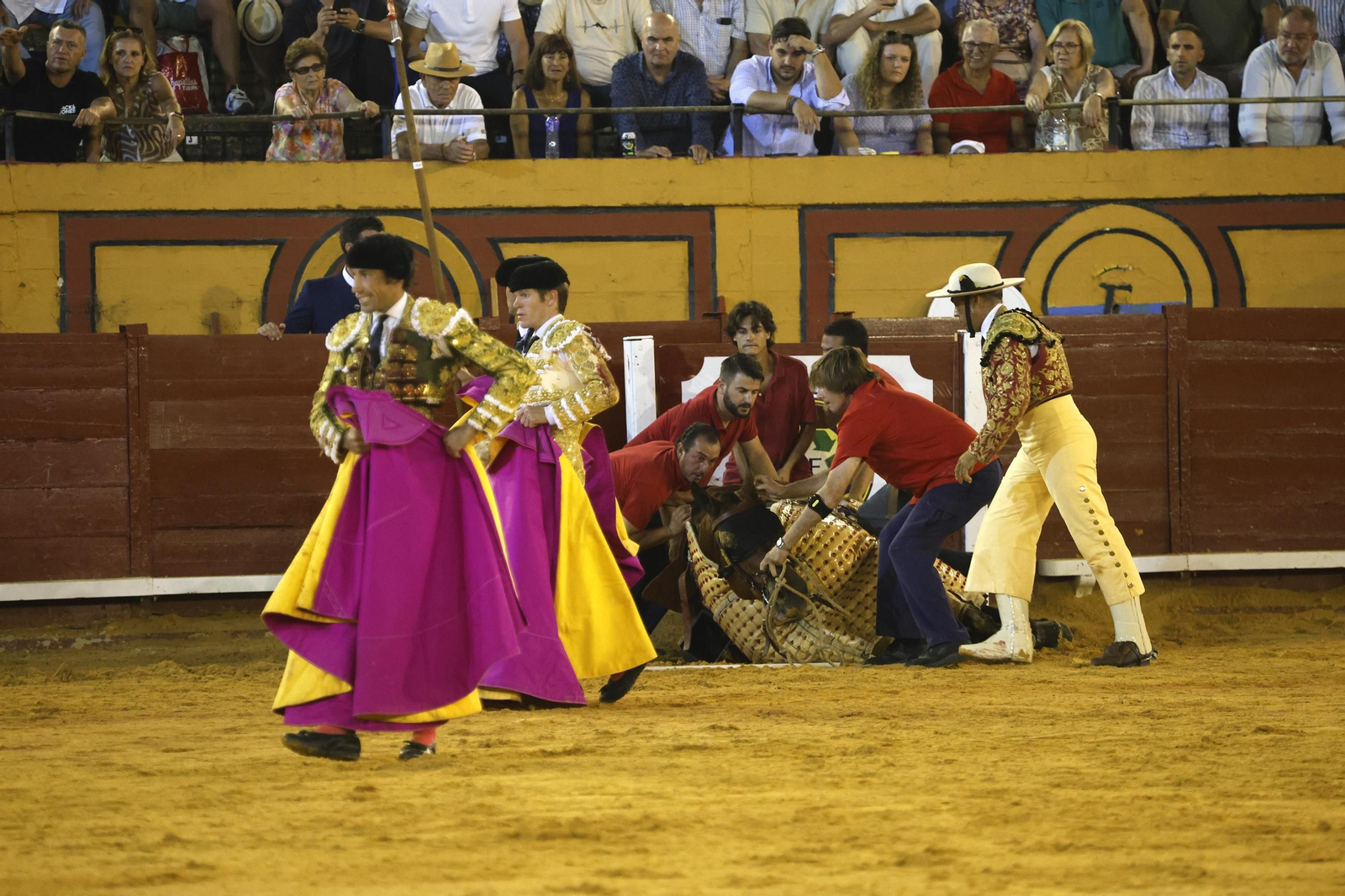 Fotos de la brava corridade La Palmosilla con Emilio de Justo, Borja Jiménez y David de Miranda