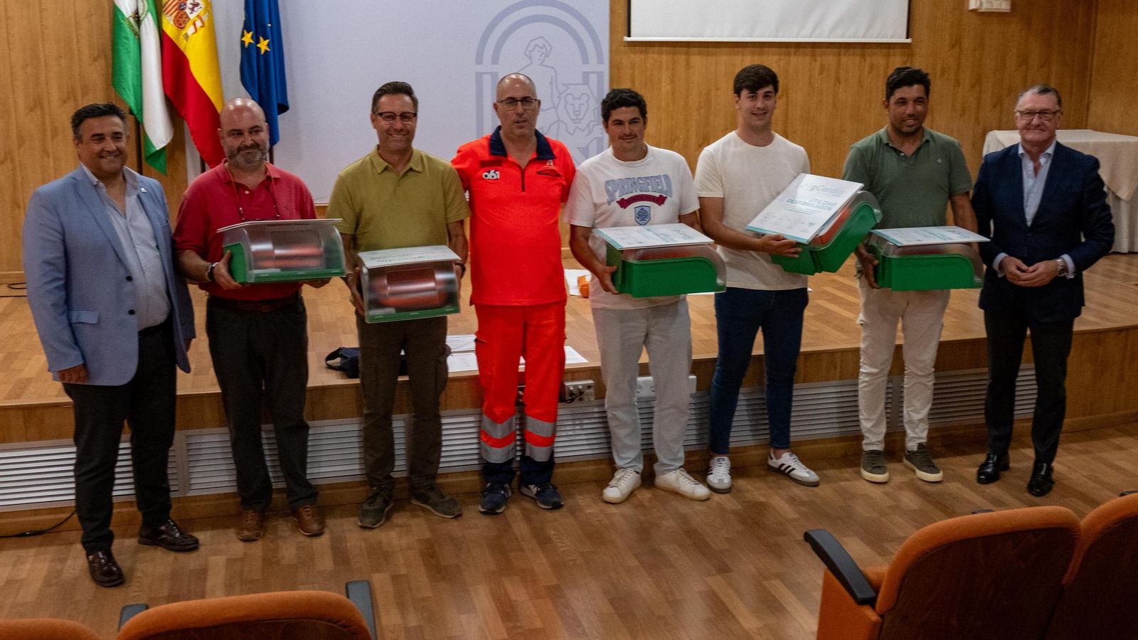 Entrega de desfibriladores para la Saca de las Yeguas. Entrega de desfibriladores para la Saca de las Yeguas.