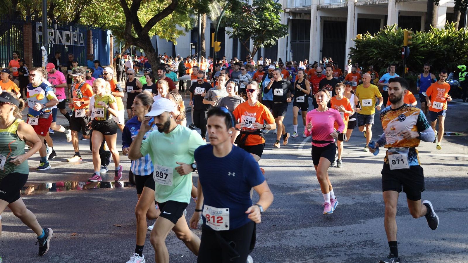 Búscate en las fotos de la Carrera de la Prensa en Málaga