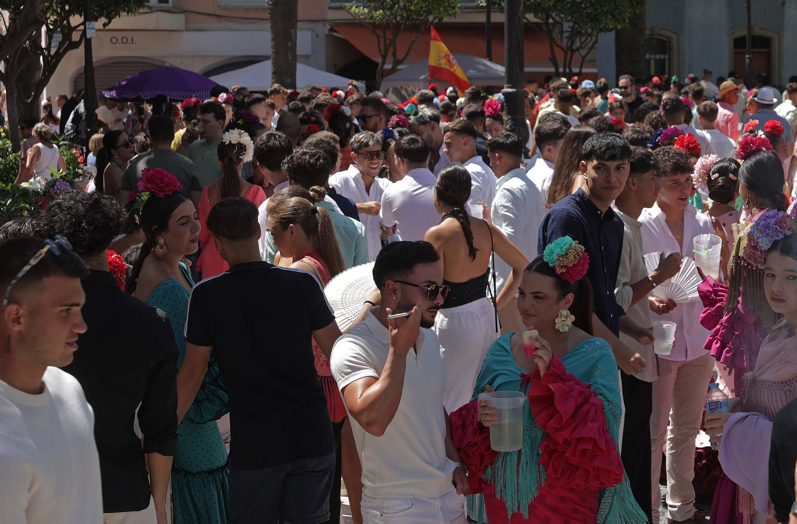 Búscate en las fotos del Domingo Rociero de la Feria de La Línea 2025 Búscate en las fotos del Domingo Rociero de la Feria de La Línea 2025