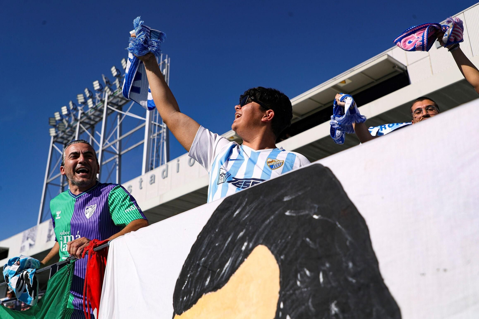 Búscate en las gradas del Alfredo Di Stéfano en el Real Madrid Castilla-Málaga CF