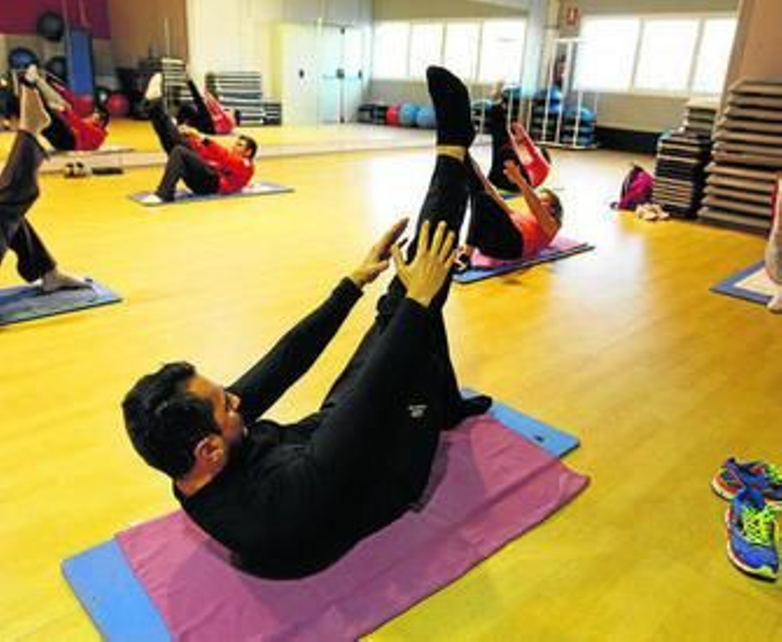 Uno de los usuarios que acude a la escuela de pilates de la UAL. Uno de los usuarios que acude a la escuela de pilates de la UAL.
