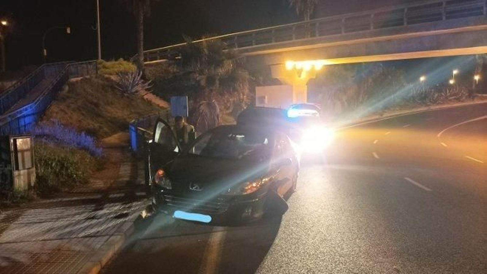 El coche, a la entrada de Cádiz.