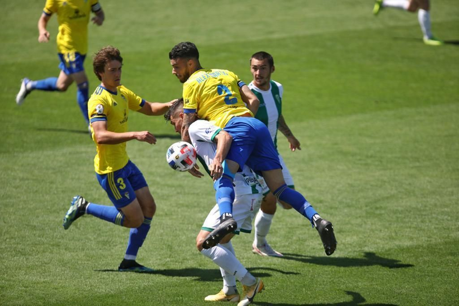 Las imágenes de la derrota del Córdoba CF ante el Cádiz B
