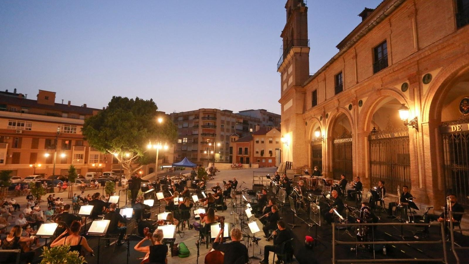 Concierto de la OFM celebrado el año pasado en la plaza del Santuario de la Victoria.