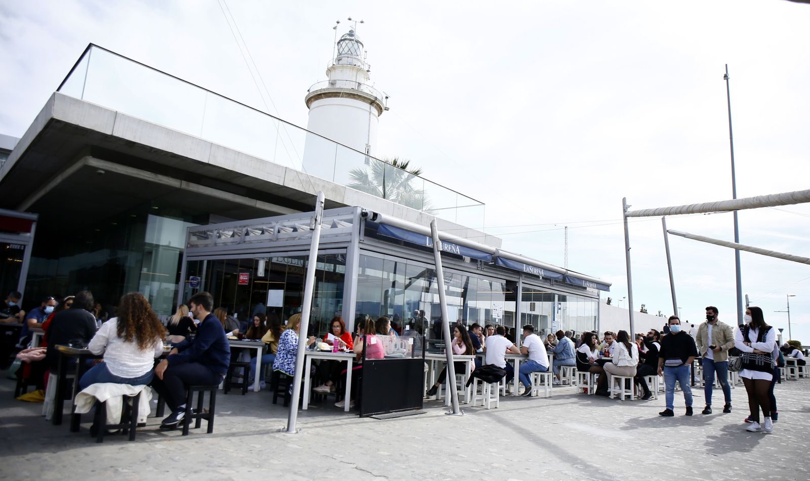 Las fotos de Málaga capital en la reapertura de bares y comercio no esencial
