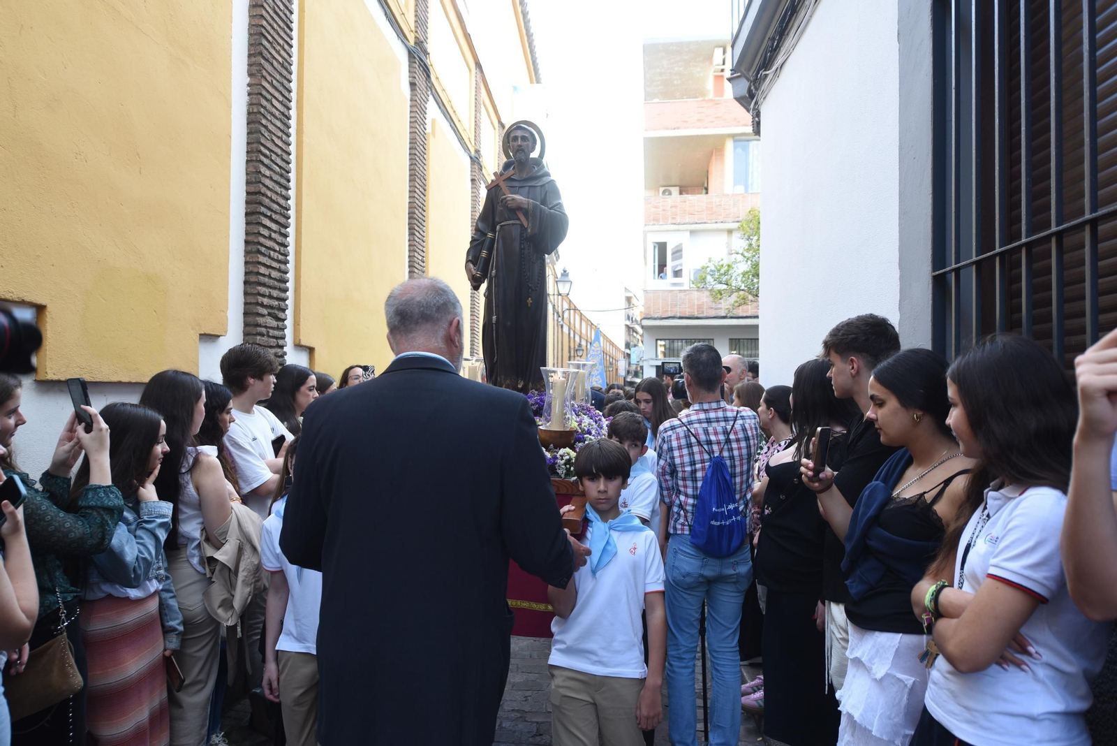 La procesión del colegio Divina Pastora de Córdoba con su Virgen, en imágenes