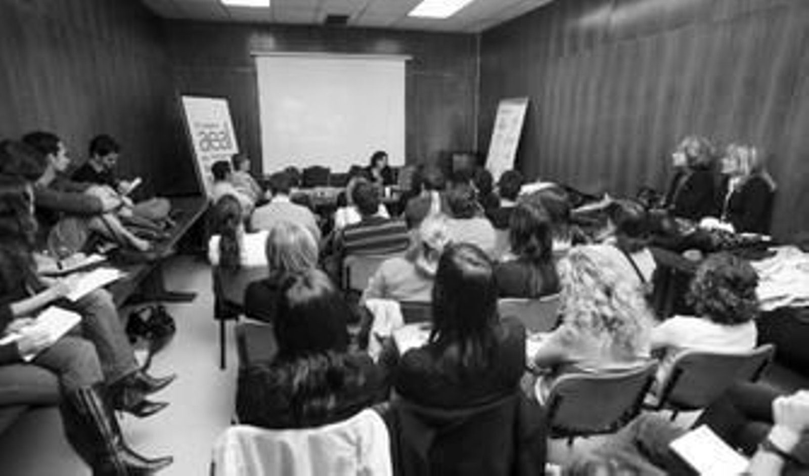 Asistentes y miembros de la Asociación de Linfoma, Mieloma y Leucemia (AEAL) durante el pasado congreso para afectados.