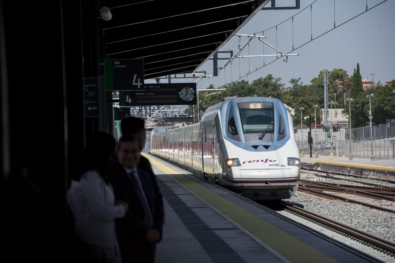 Madrid-Granada desde 18 euros: vuelven los 'superprecios' a Renfe por el Black Friday