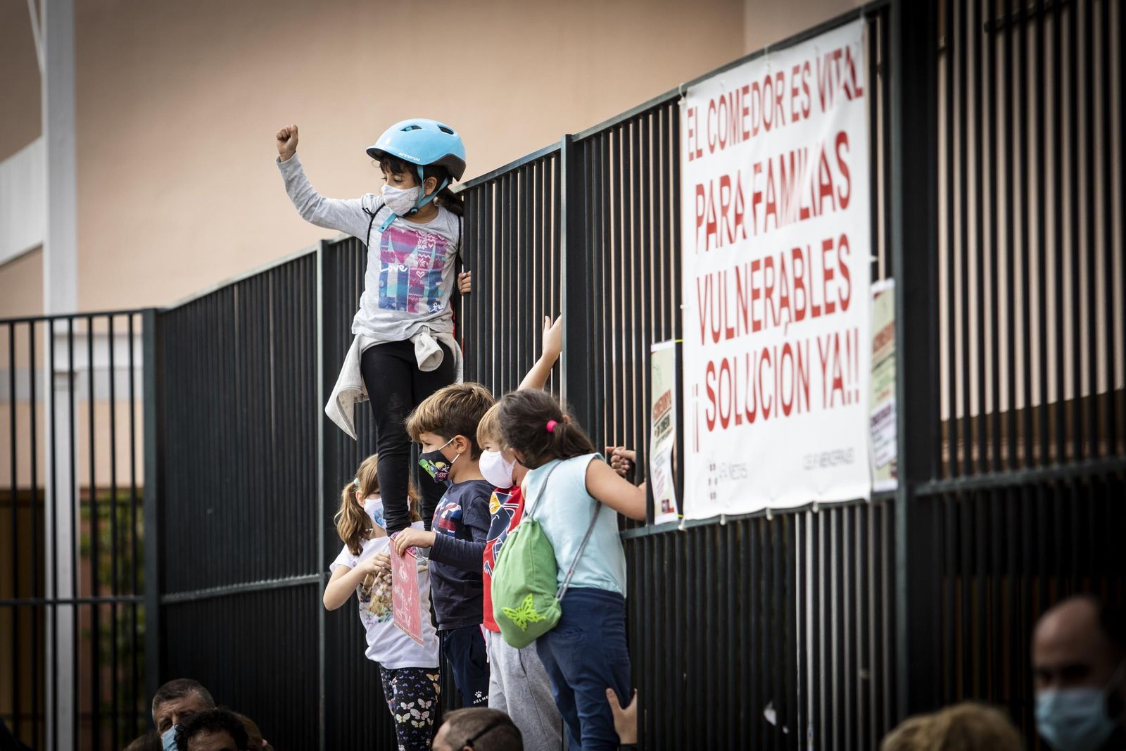 Protesta, hoy, a las puertas del CEIP Abencerrajes.