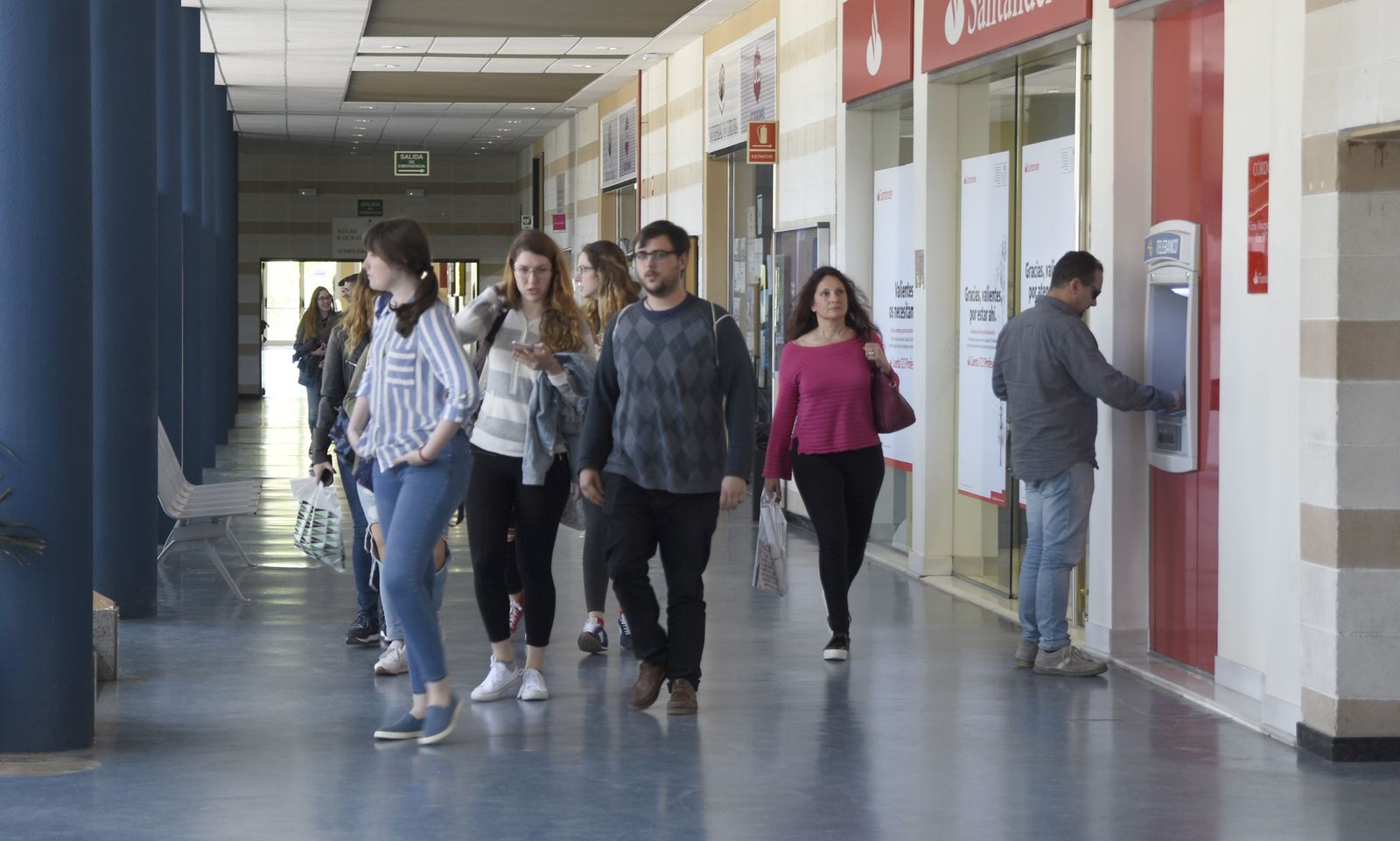 Alumnos de la UCO en el Campus de Rabanales.