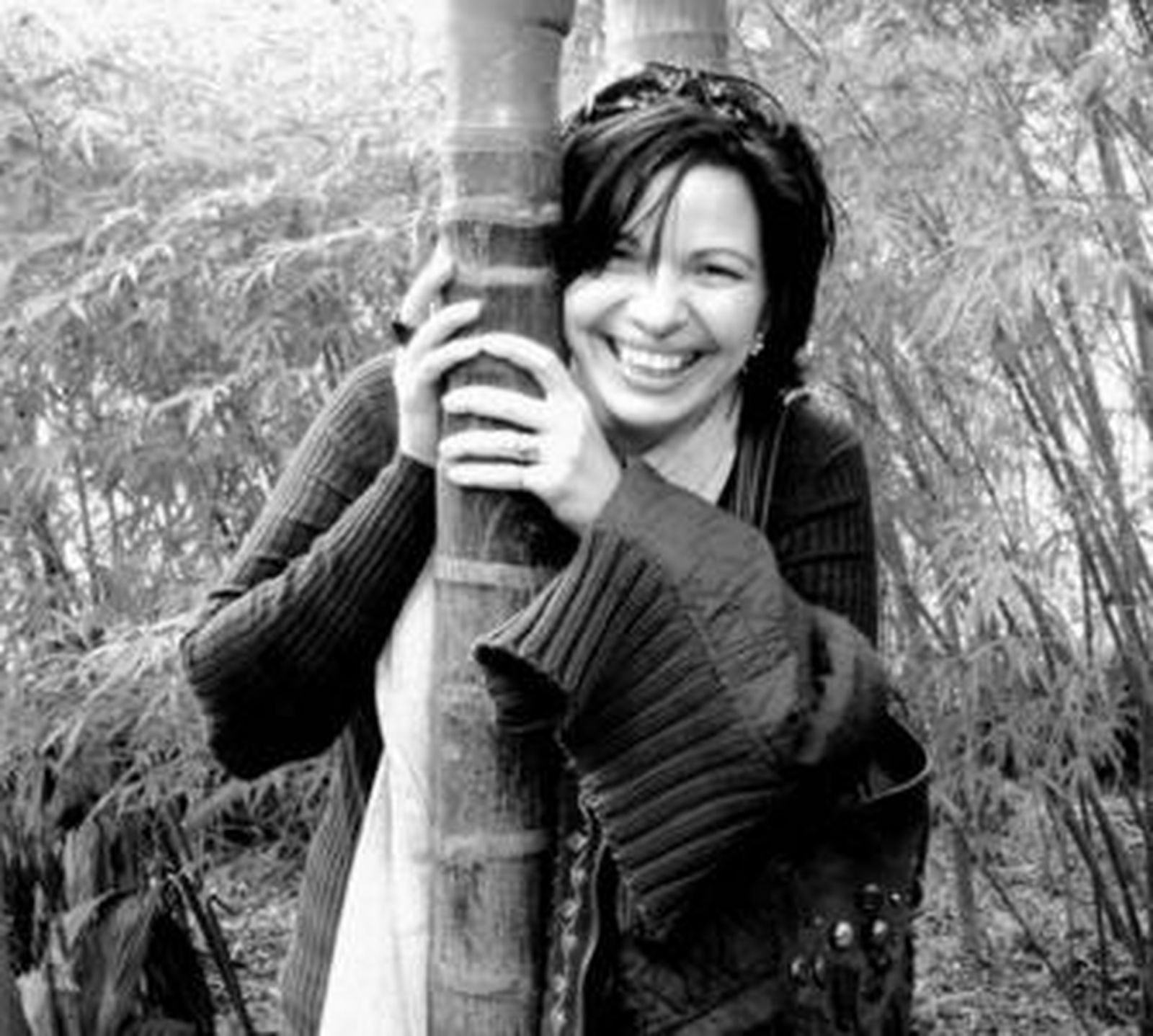 KOALAS (MAYO DE 2000) En la instantánea, Mónica ofrece en presencia de Jeff comida a un grupo de canguros. Aquel día estuvo también en el zoo su madre, que viajó para conocer a Moni, su nieta.