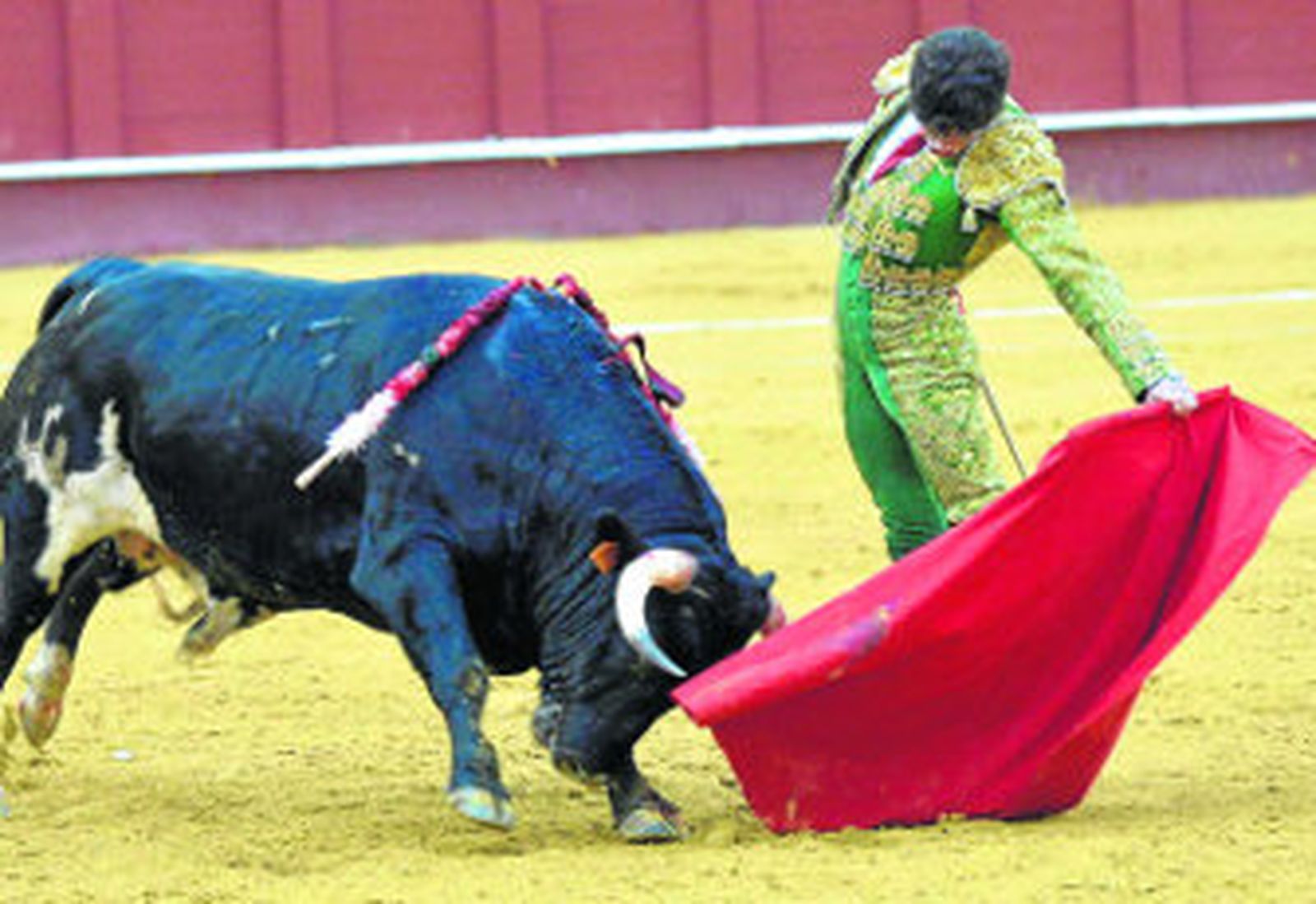 Debuts y sangre en el inicio