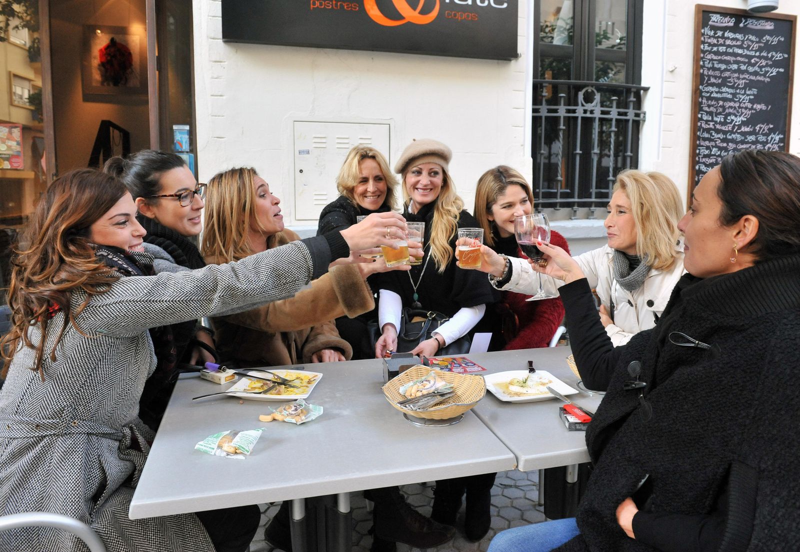 Comida de compañeras en Navidad.