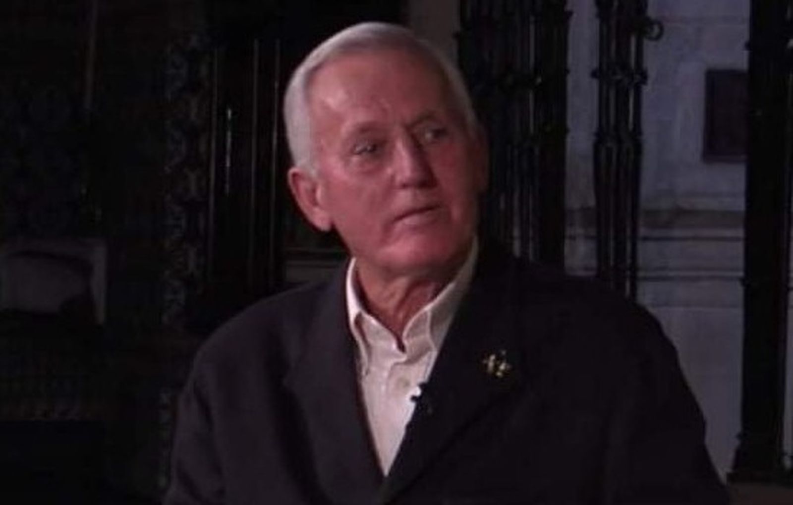 El cofrade sanluqueño Agustín Altozano, durante una entrevista en Costa Noroeste Televisión.