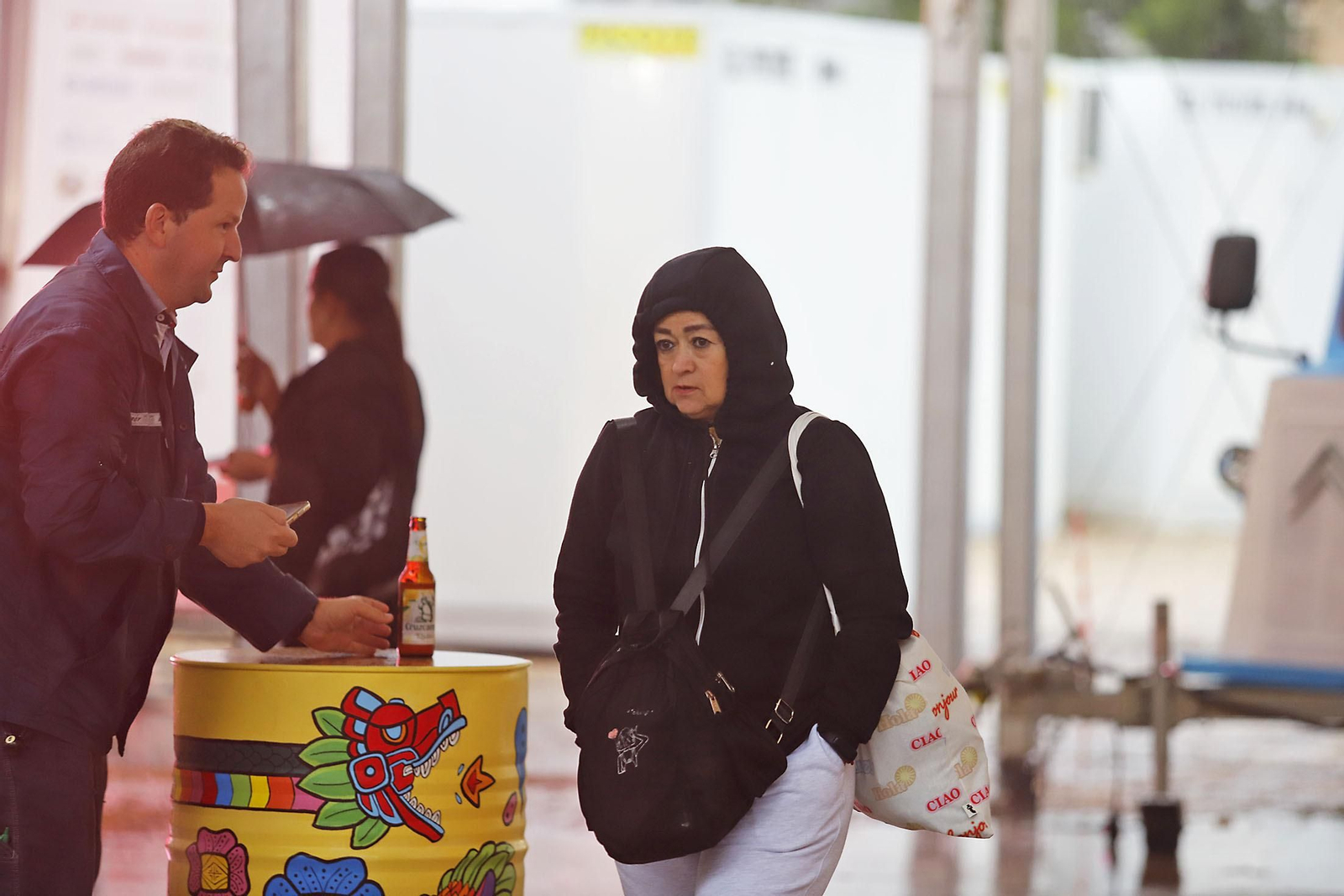 Imágenes de la mañana lluviosa de domingo en Huelva