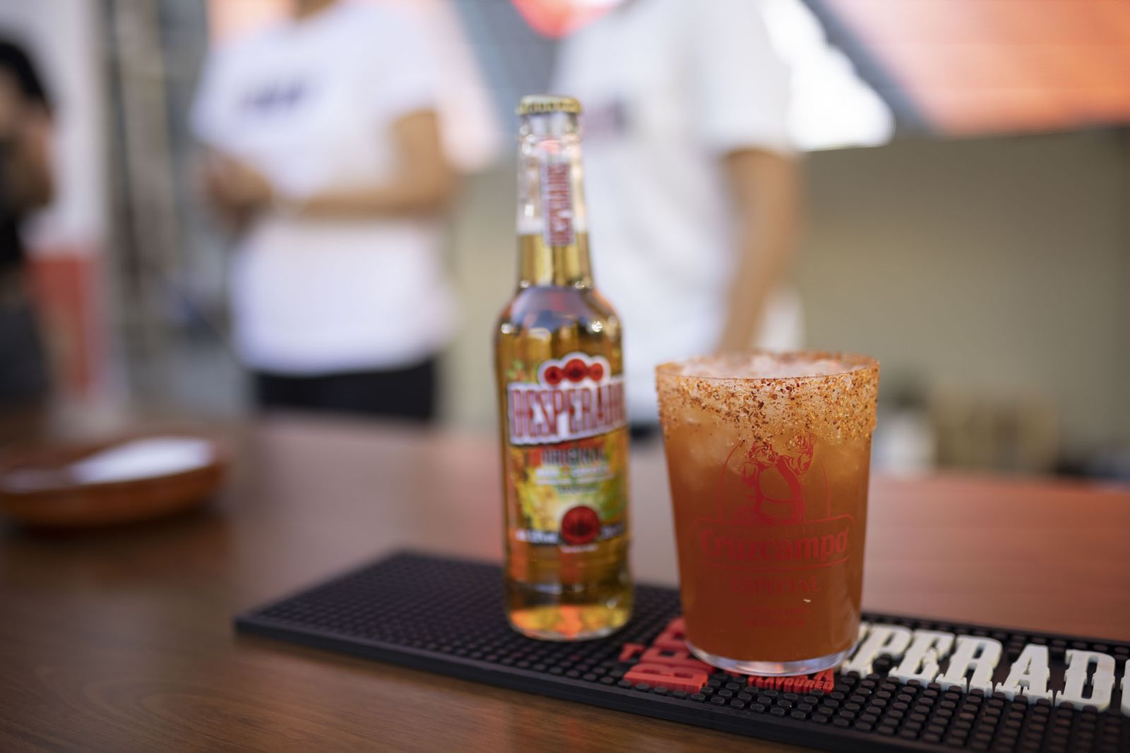 El Bar Berlín muestra su "coctelería cervecera" en la Plaza de las Monjas