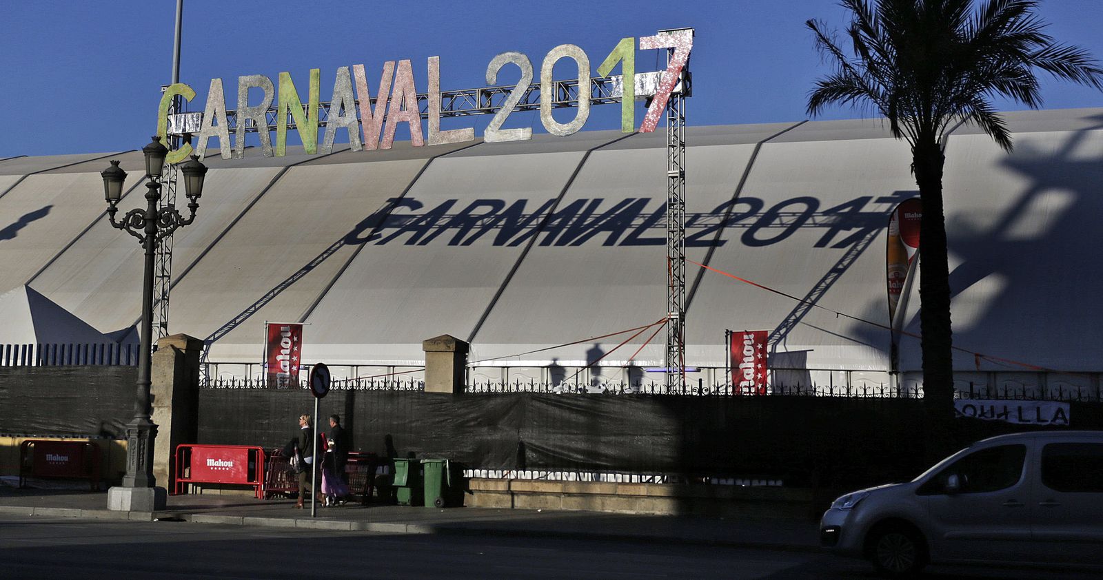 La carpa del Carnaval 2017 en el muelle ciudad.