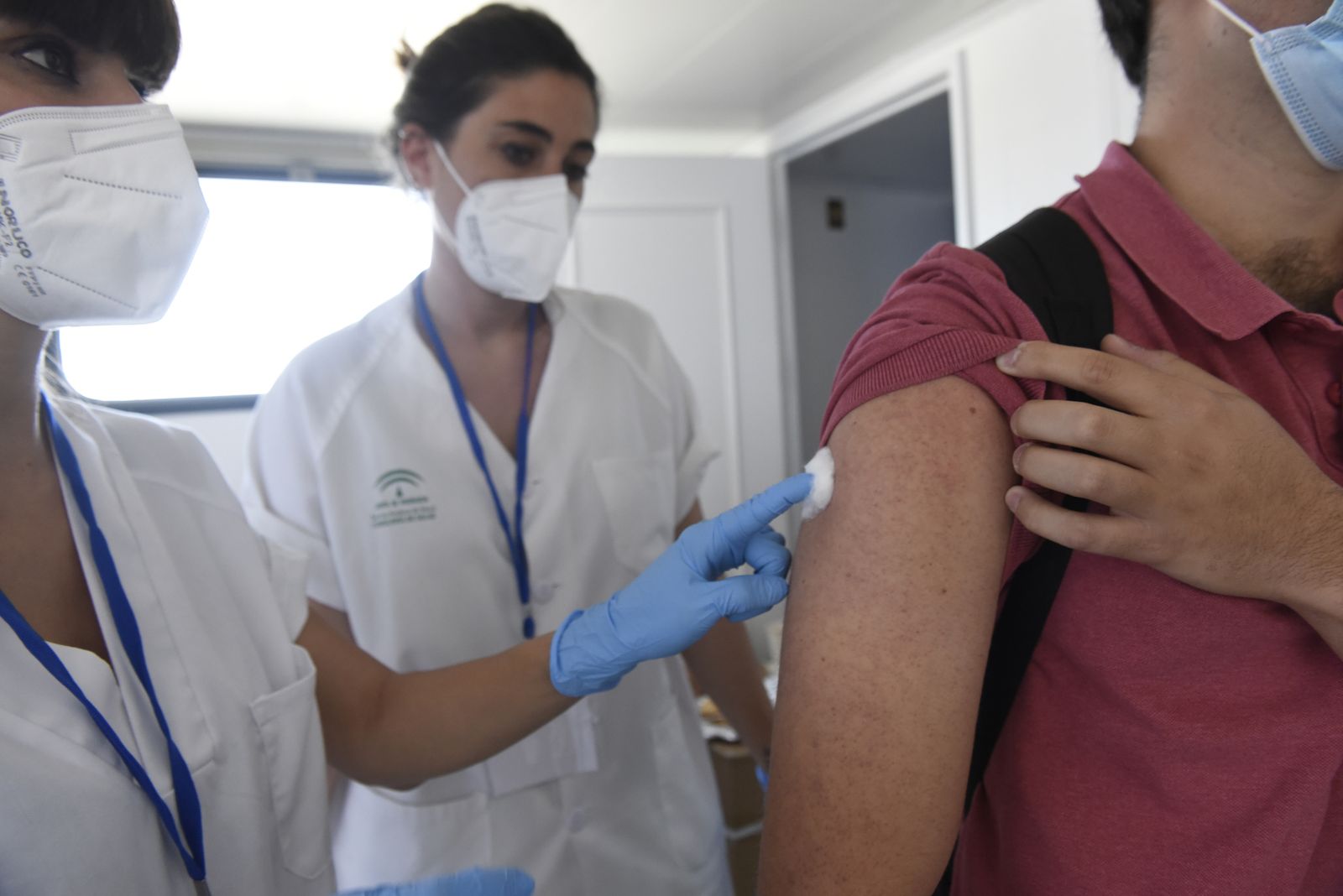 La vacunación contra el Covid a alumnos Erasmus de la Loyola, en imágenes