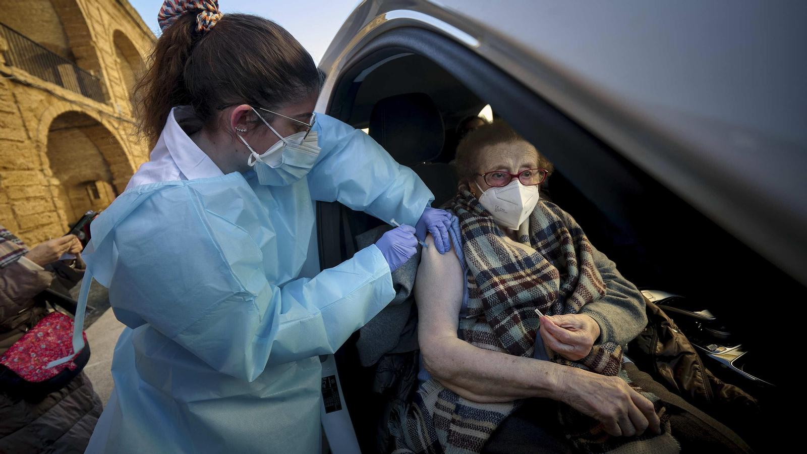 Primeros gaditanos mayores de 80 años, no ingresados en residencias de mayores, que han recibido la vacuna contra el Covid-19